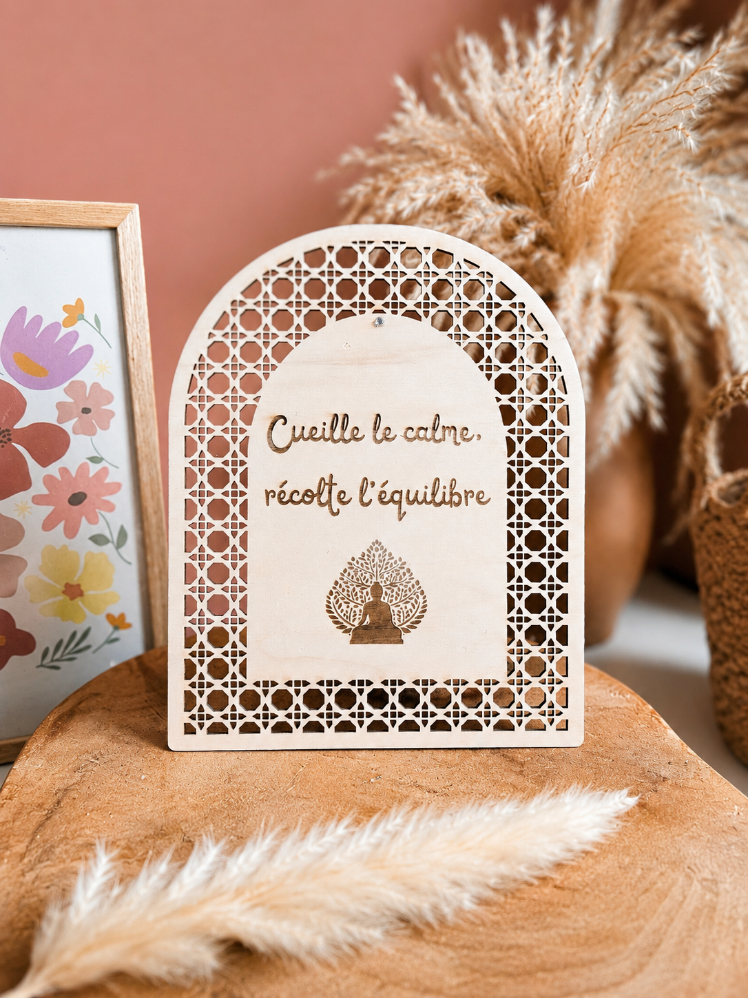Plaque décorative zen en bois gravée – “Cueille le calme, récolte l’équilibre” –