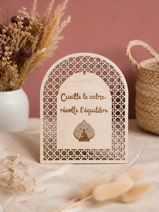 Plaque décorative zen en bois gravée – “Cueille le calme, récolte l’équilibre” –