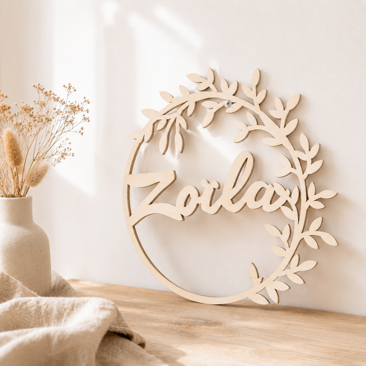 Couronne Murale Personnalisée en Bois – Prénom Découpé