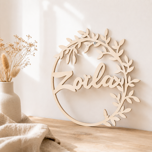 Couronne Murale Personnalisée en Bois – Prénom Découpé