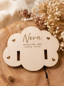 Support bracelet de naissance personnalisé en bois – Nuage gravé