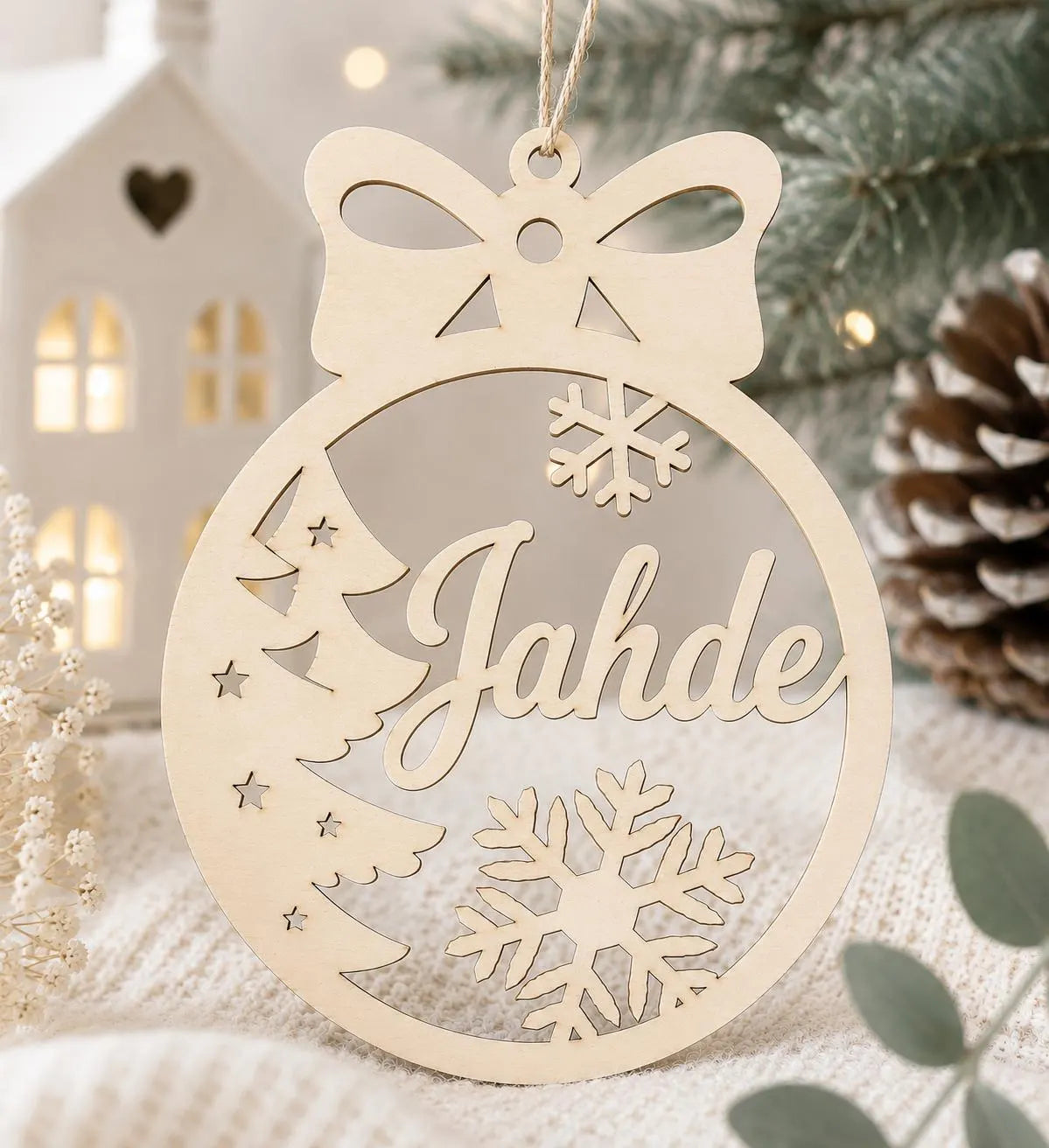 Boule de Noël personnalisée en bois – Prénom